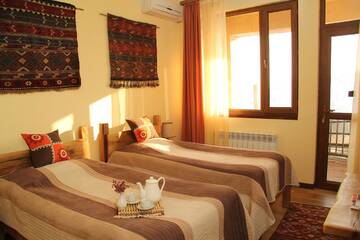 Silk Road Hotel